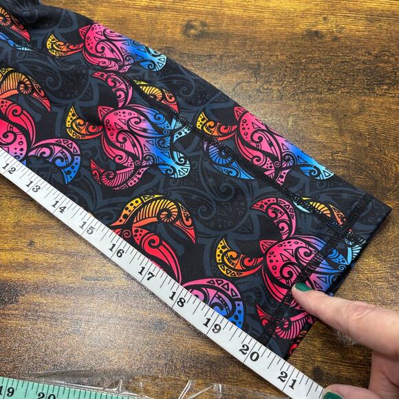 Constantly Varied Gear CVG Size S Leggings Capri Tribal Turtle Pockets Crossfit - Picture 7 of 11